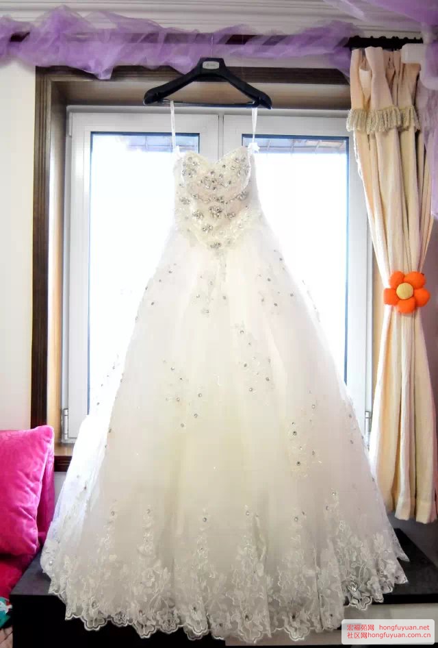 婚纱.jpg