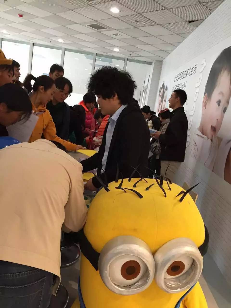 万圣节活动现场热闹非凡