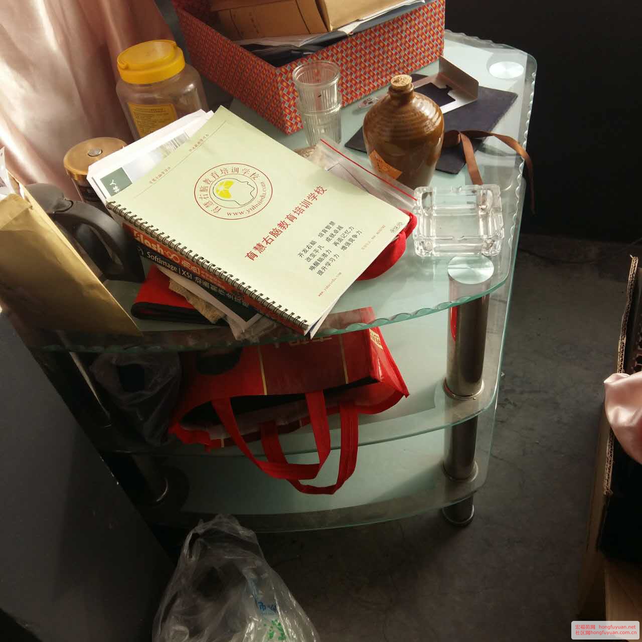 玻璃电视柜.jpg