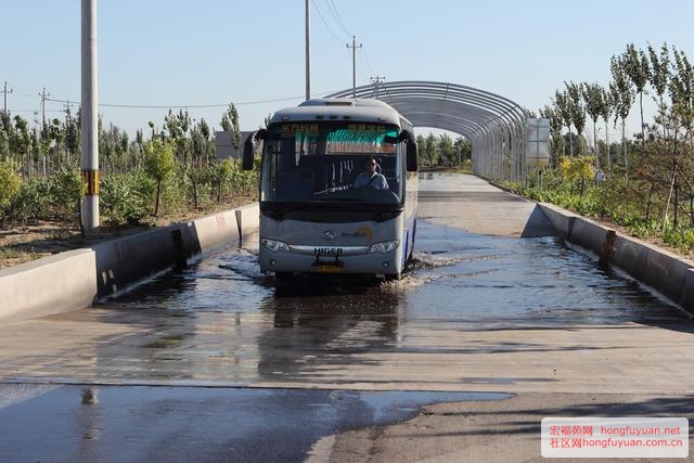 6模拟涉水路段.jpg